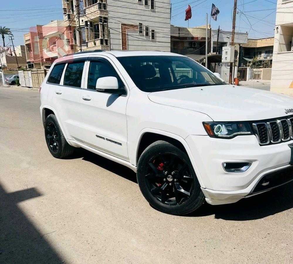 جیپ گراند شیرۆکی